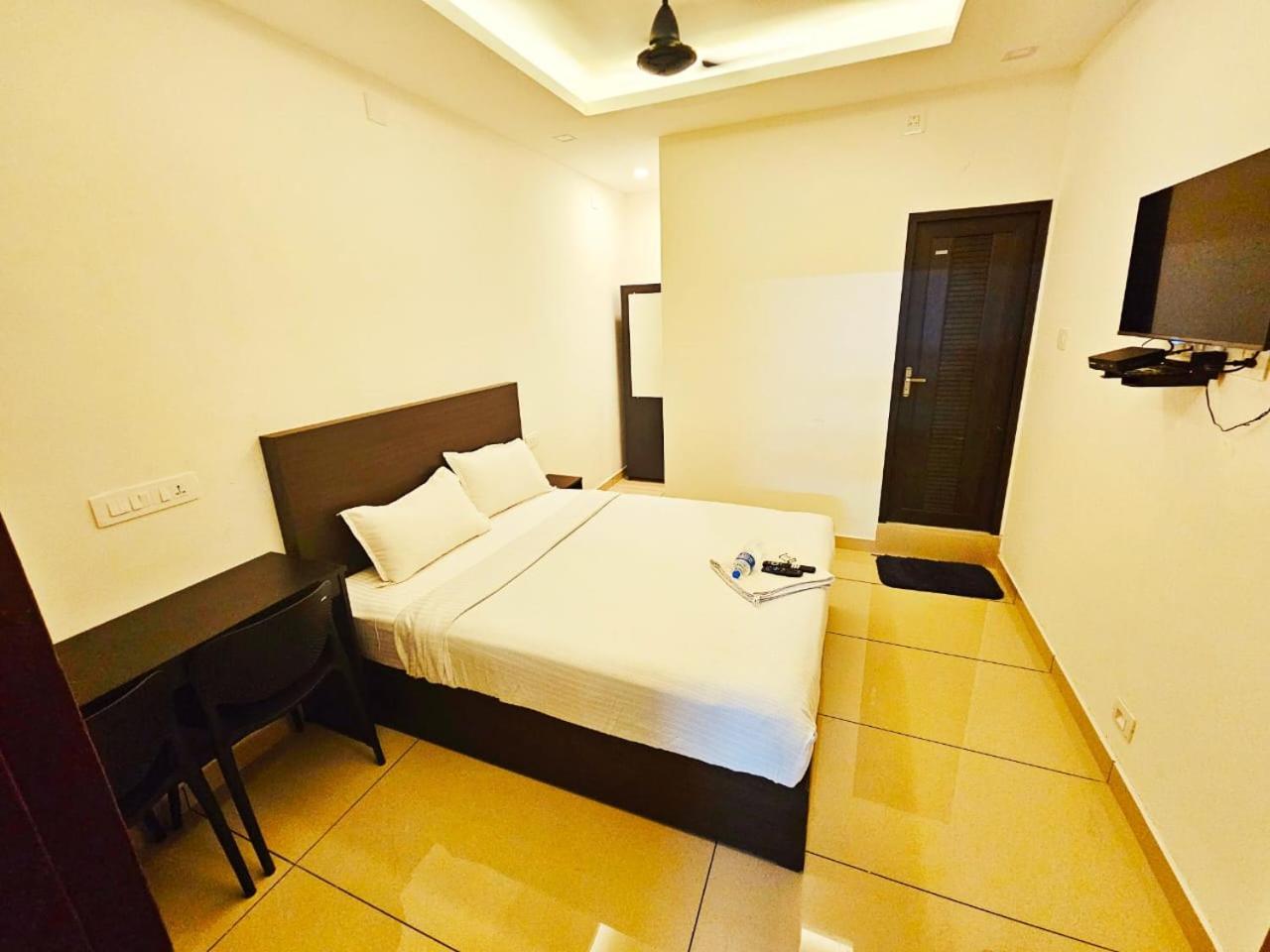 Apsara Residency Hotel Perintalmanna Eksteriør billede